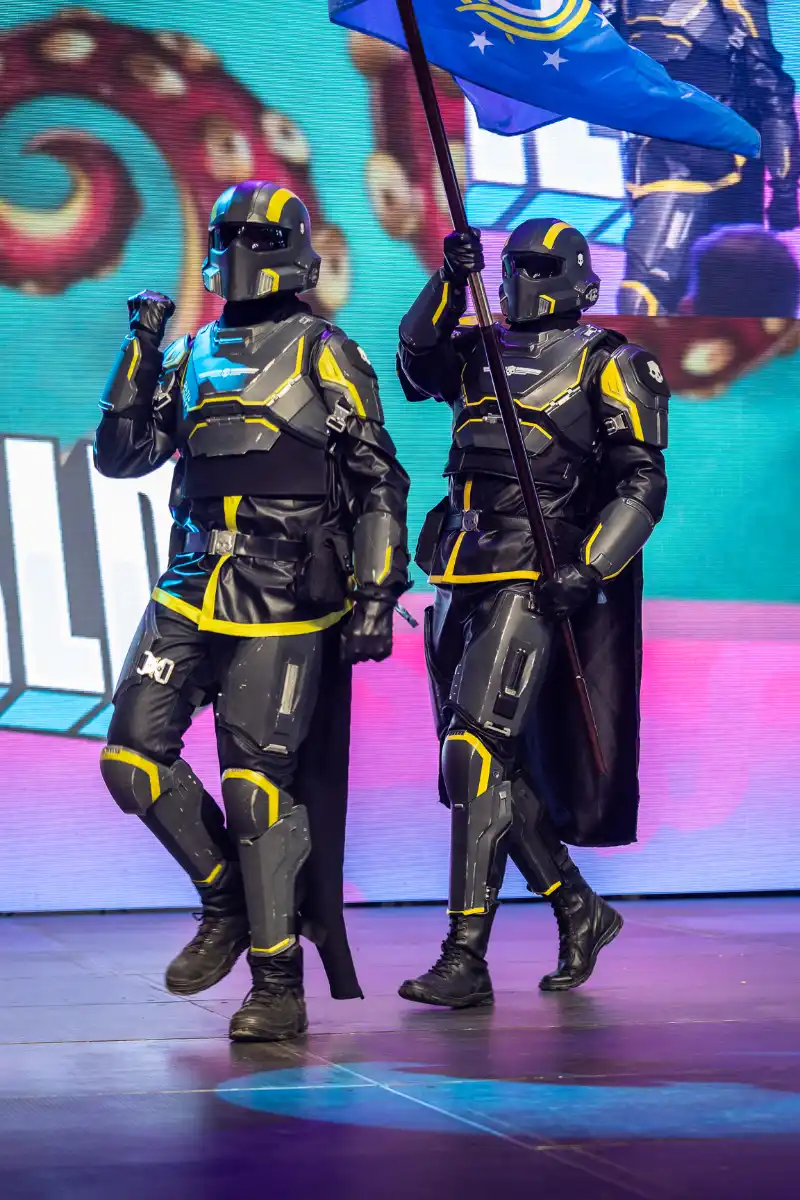 image copyright @chromaforge_cosplaypics