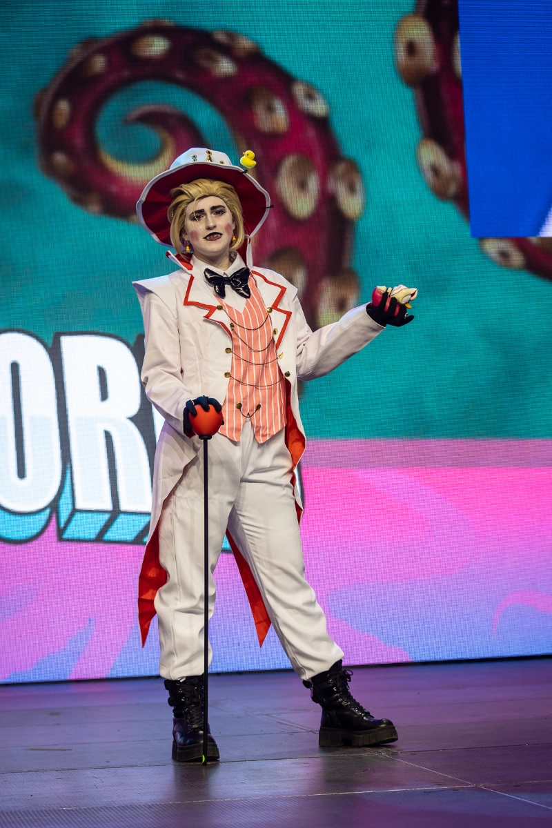 image copyright @chromaforge_cosplaypics