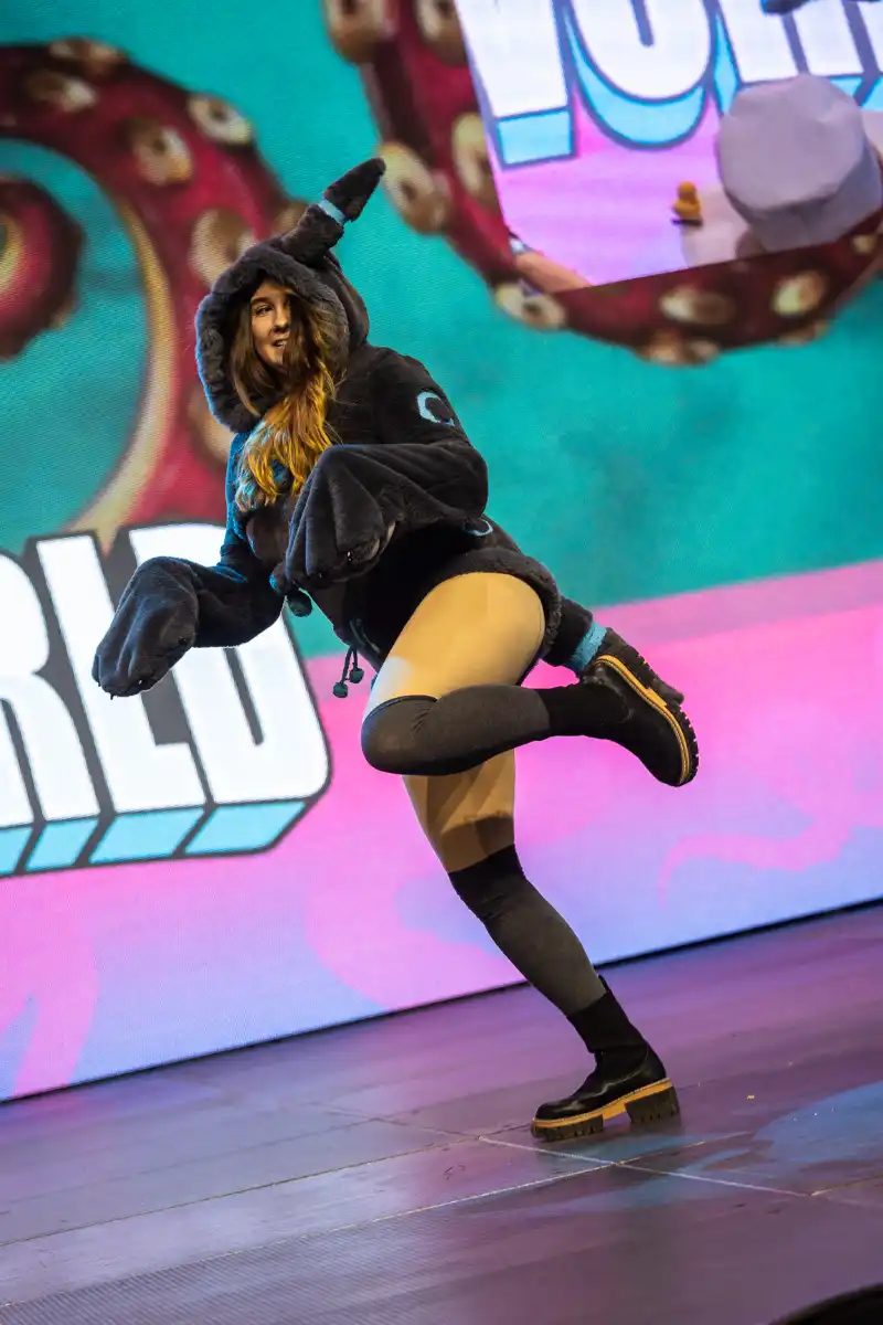 image copyright @chromaforge_cosplaypics