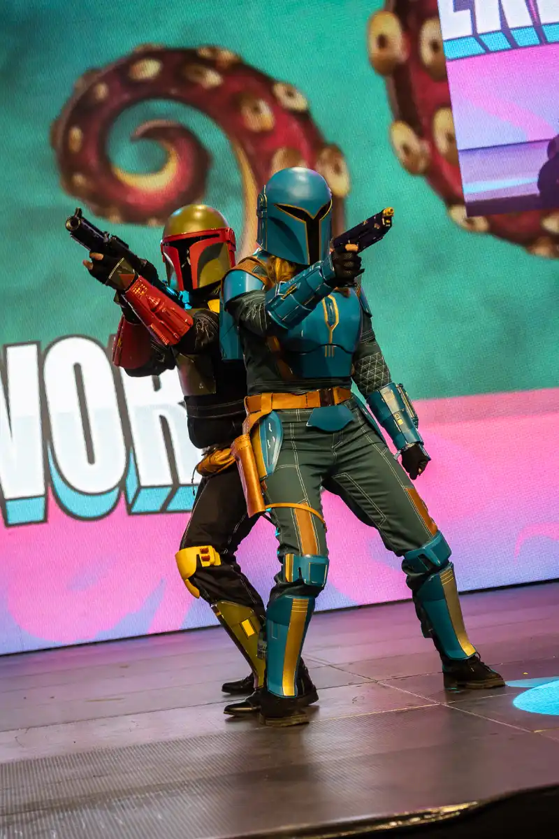 image copyright @chromaforge_cosplaypics