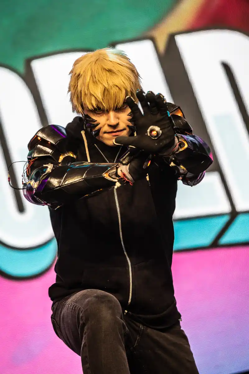 image copyright @chromaforge_cosplaypics