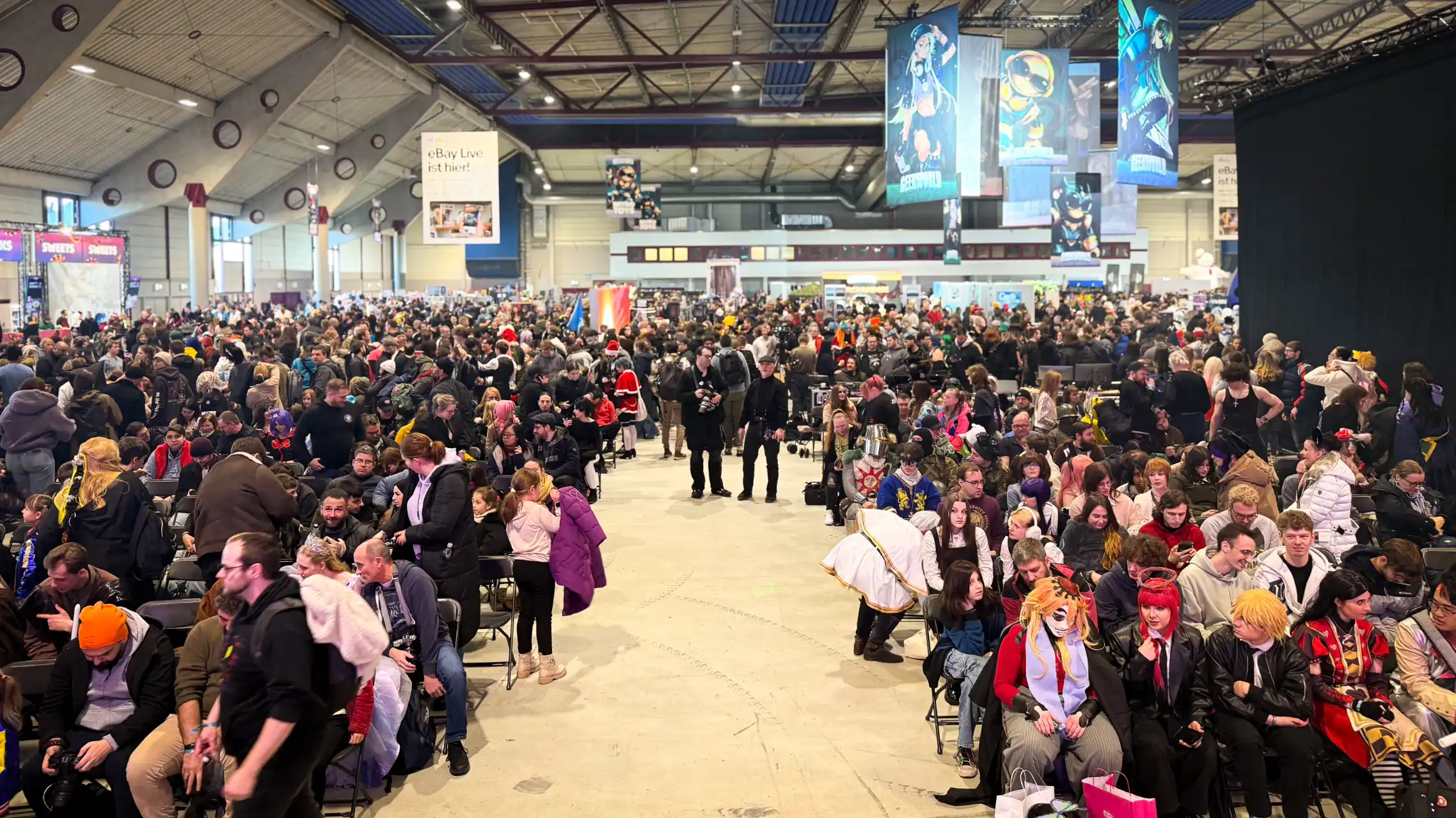 Publikum vom Blick der Mainstage aus